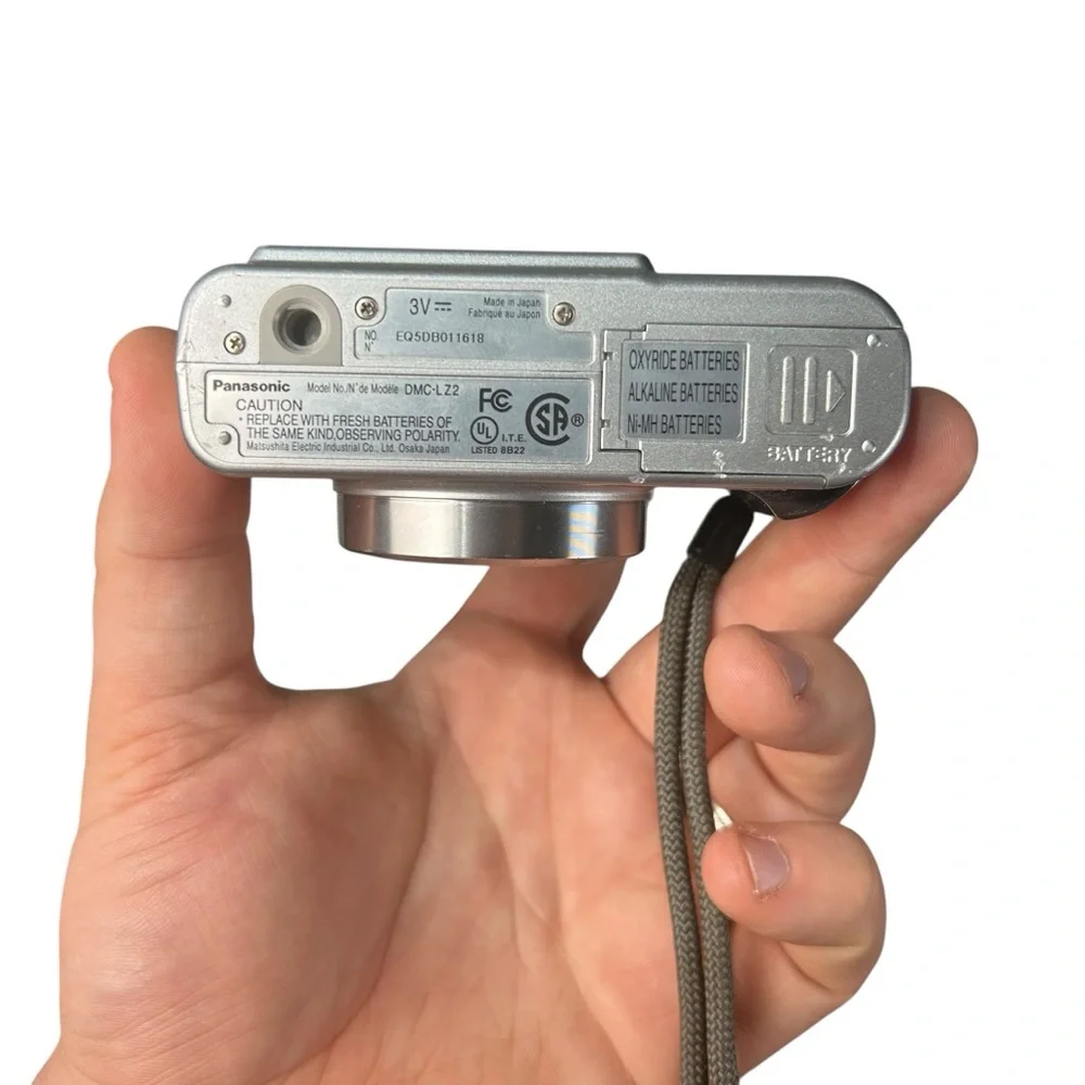 Panasonic Lumix DMC-LZ2 5MP Digital Camera 6x Zoom For Parts/Repair